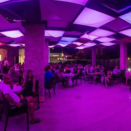 Отель Maya World