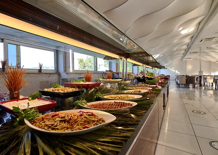 Maya World מרמריס